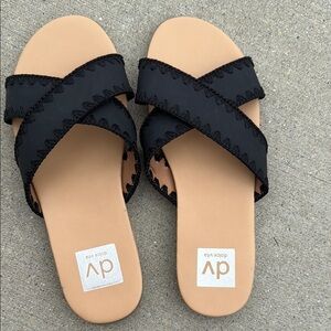 LIKE NEW DV by Dolce Vita Black Minimalist Slide Sandals